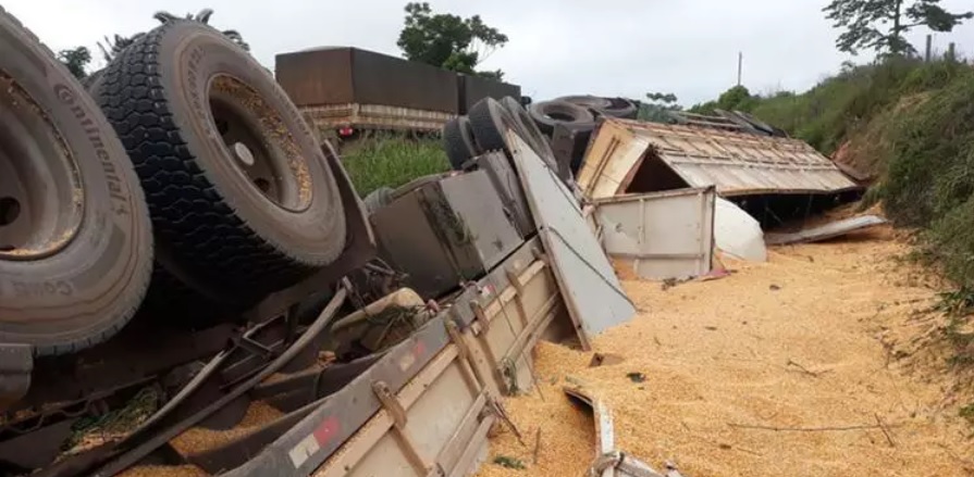 Caminhoneiro Morre Ap S Ficar Preso Nas Ferragens Em Um Grave Acidente