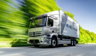 A fábrica da Mercedes-Benz iniciará a produção do caminhão eActros em 2021
