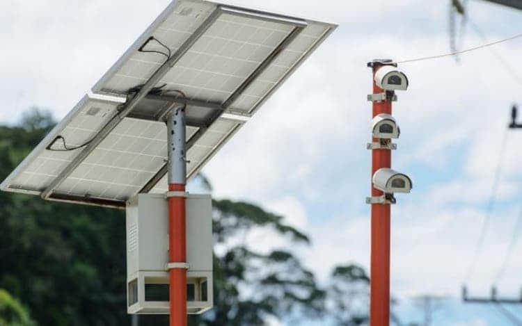 Devido à lei municipal radares devem usar a cor laranja para ficar visível