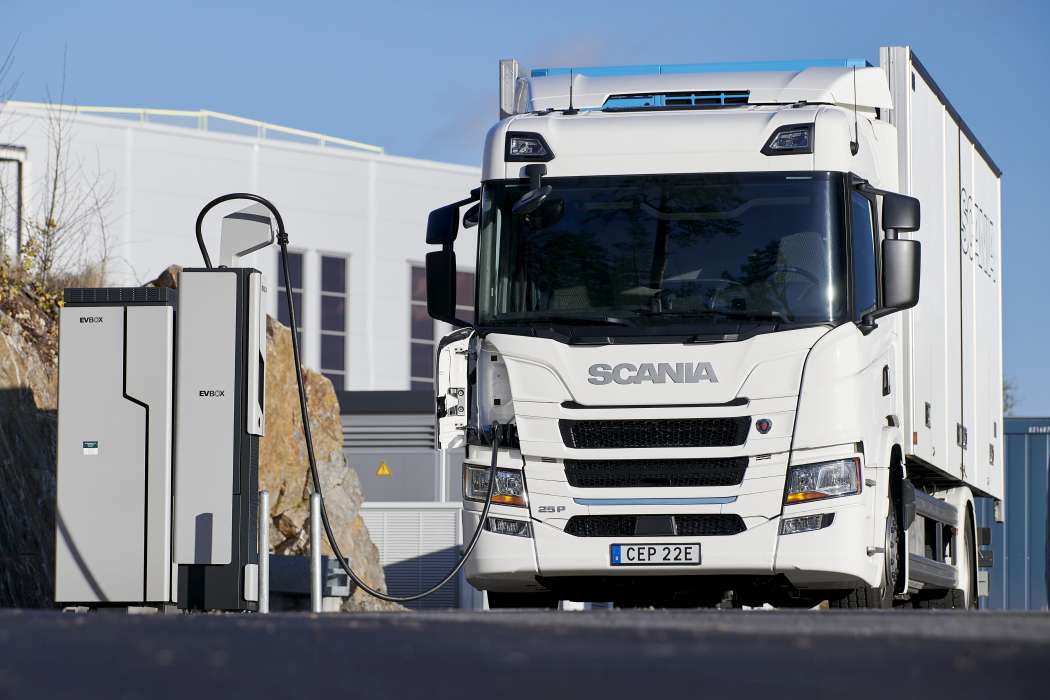 Scania quer oferecer soluções de carregamento para caminhões elétricos