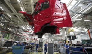 Fábrica da Volvo começa a operar a toda velocidade