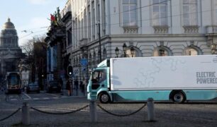 Volvo pretende iniciar produção de caminhões elétricos em 2022