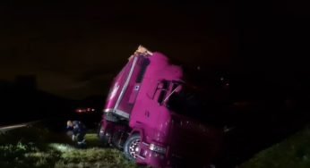 Video: Caminhão da Sheila Bellaver é retirado do local após o acidente.