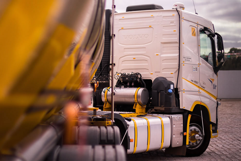 Transportadora Tic abre vagas para motorista carreteiro