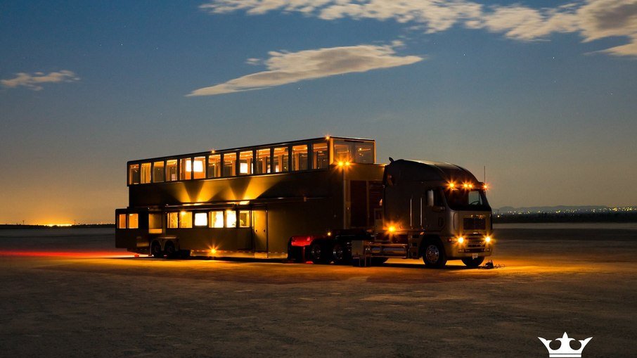 Ator Will Smith cria mansão avaliada em mais de R$ 10 milhões em caminhão