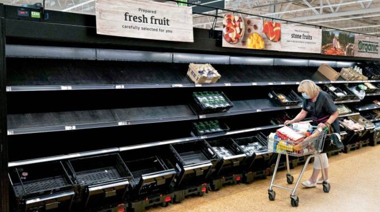 Começa a faltar comida nos mercados ingleses por falta de caminhoneiros