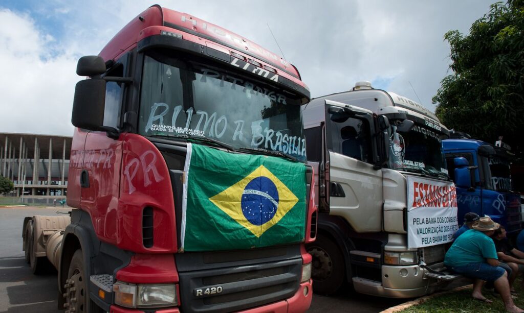 Evangélicos e caminhoneiros agitam as redes sociais para a manifestação do dia 7/9