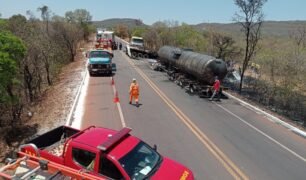 Acidente envolvendo 4 carretas deixa caminhoneiro morto