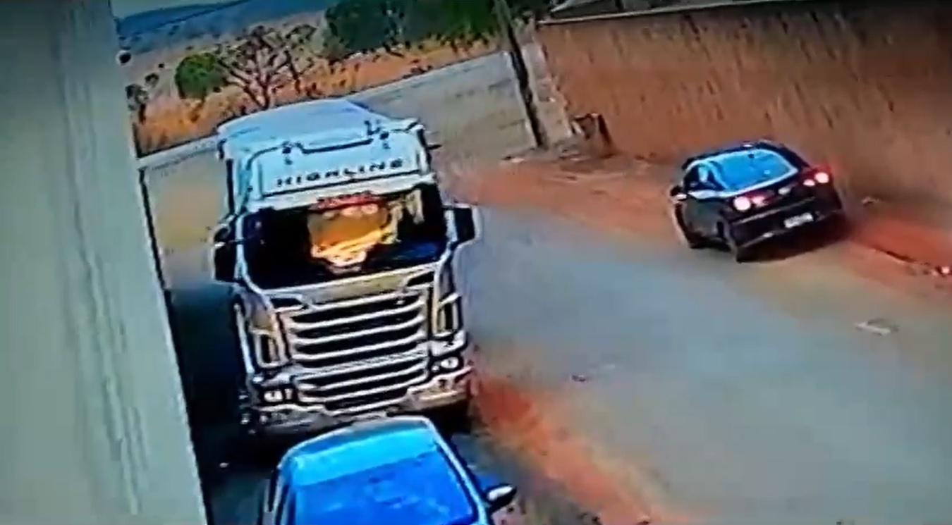 Câmera flagra ação de criminosos furtando peça de caminhão de R$ 20 mil reais