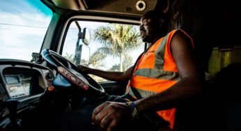 Transportadoras americanas buscam combater crise de falta de mão de obra com a contratação de motoristas estrangeiros