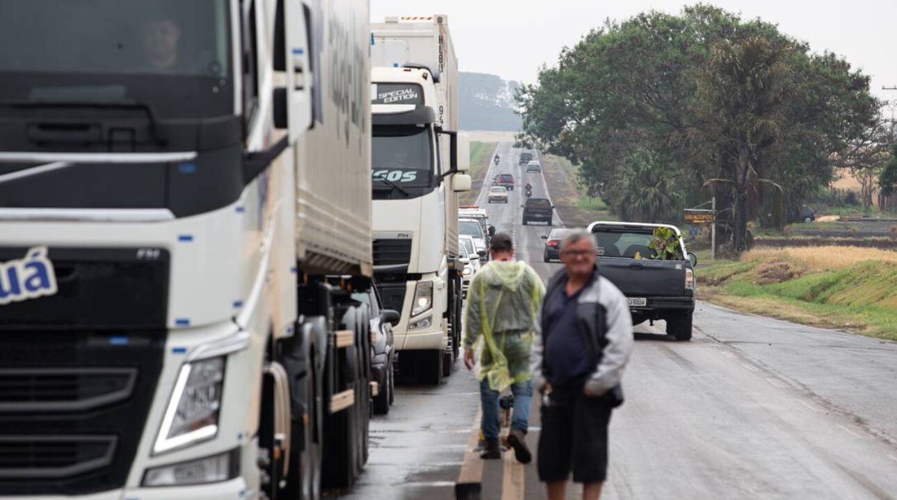 Governo não tem diálogo com caminhoneiros e abre 36 processo para evitar greve