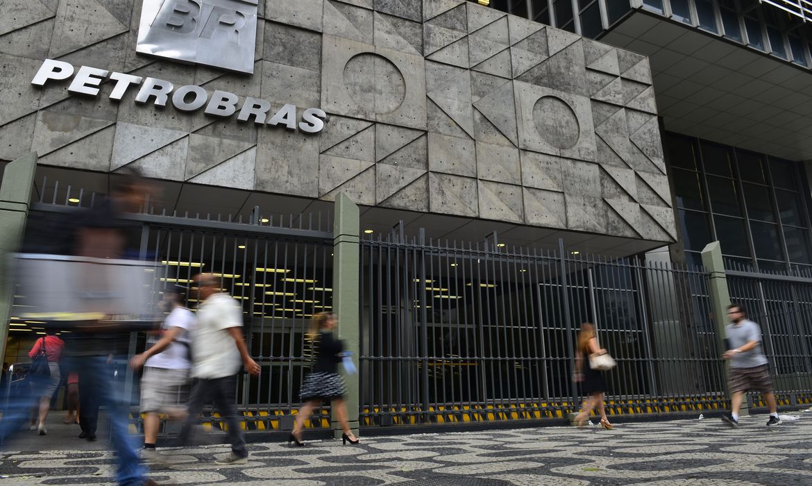 Mesmo com o valor do diesel caro Petrobras registra alta no volume de vendas