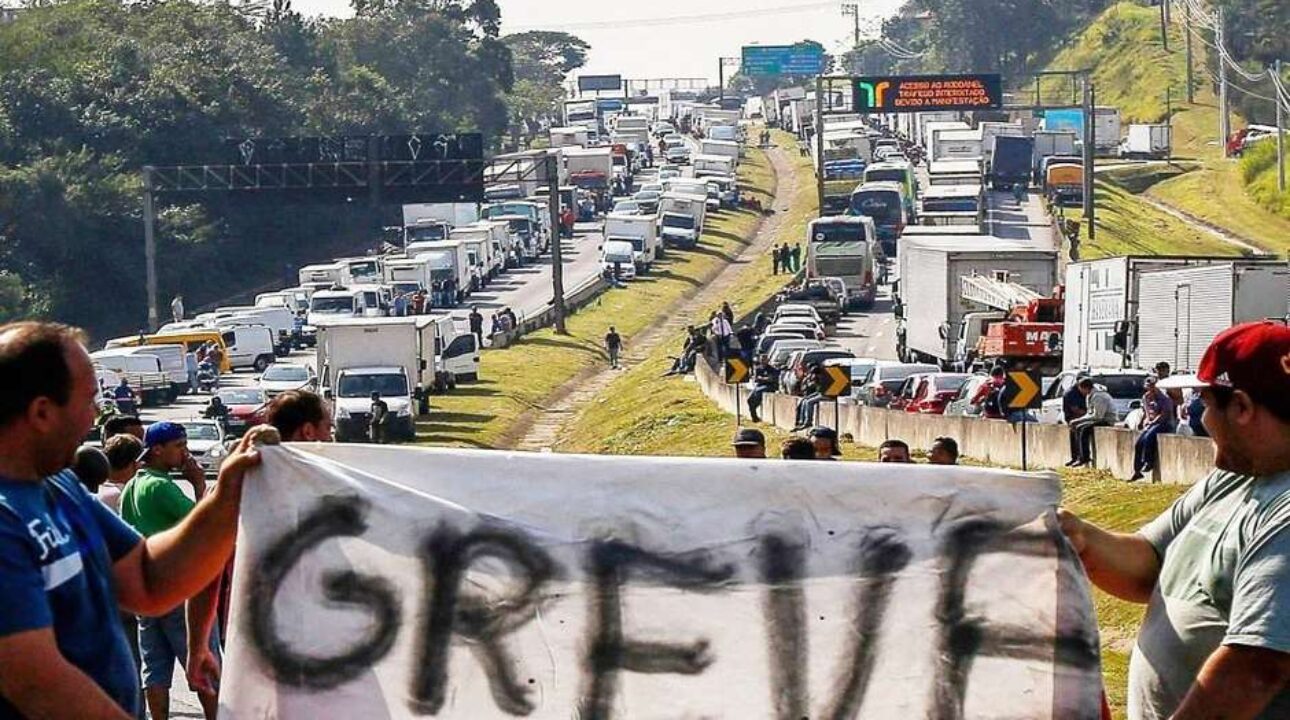 Retrospectiva 2024: Um ano de desafios e conquistas para os caminhoneiros brasileiros