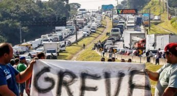 Grupos ligados a Bolsonaro voltam a pressionar por paralisação dos motoristas de caminhão