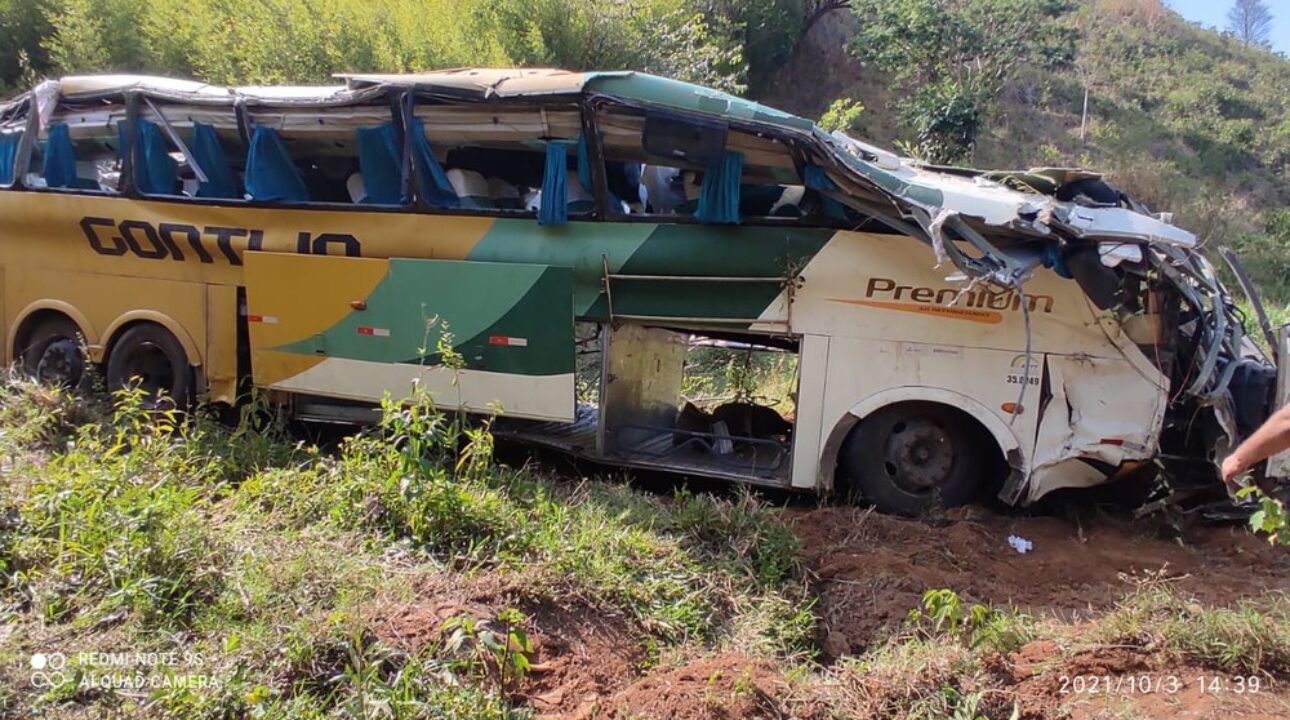 Ônibus que causou acidente fatal com quatro mortes na BR-116, tem 5 multas de excesso de velocidade