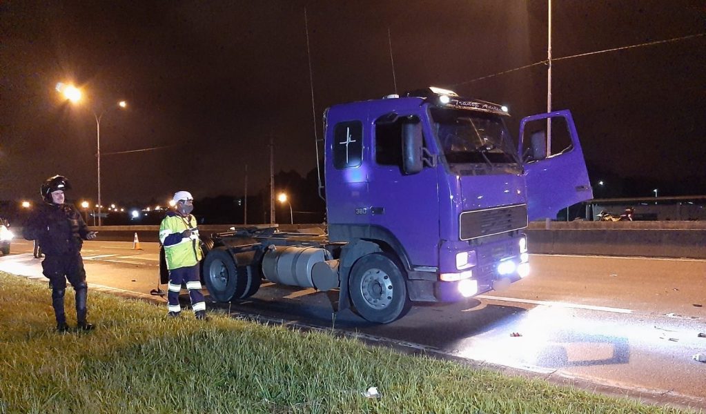 Caminhoneiro encontrado atropelado e morto, motivo teria sido uma discussão no trânsito