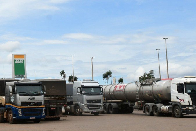 Greve dos caminhoneiros tem adesão fraca, multa pesada pode ter sido o motivo