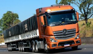 Mercedes-Benz prepara test-drive com um dos melhores caminhões da marca