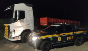 PRF flagra carreta de transportadora clonado circulando em rodovia