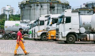 Petrobras não teme os caminhoneiros e continua reajustando o diesel