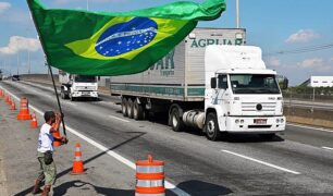 Saiba se ainda vale a pena ser caminhoneiro no Brasil