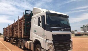Transportadora Eldorado adquiri 17 caminhões Volvo FH 540 zero quilômetro