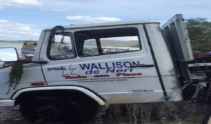 Vídeo Caminhão afundou no Rio São Francisco após cair de balsa