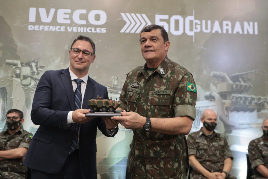 O Exército brasileiro recebe a unidade 500 do Guarani, da Iveco Defence Vehicles