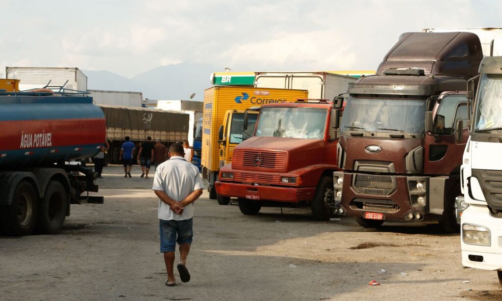 Uma linha de crédito de antecipação de frete para caminhoneiros será oferecida pela Caixa Econômica Federal