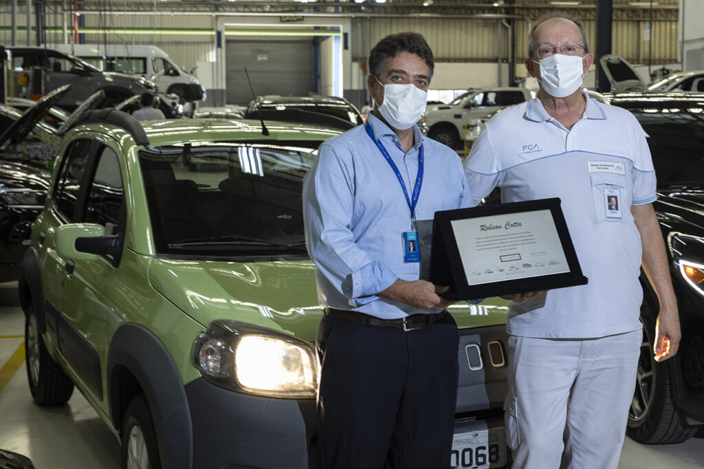 Engenheiro que ajudou na idealização do Uno e Fiat ganha bela homenagem da fabricante