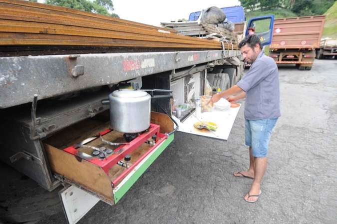 Natal sem festa, a realidade dos caminhoneiros é bem diferente