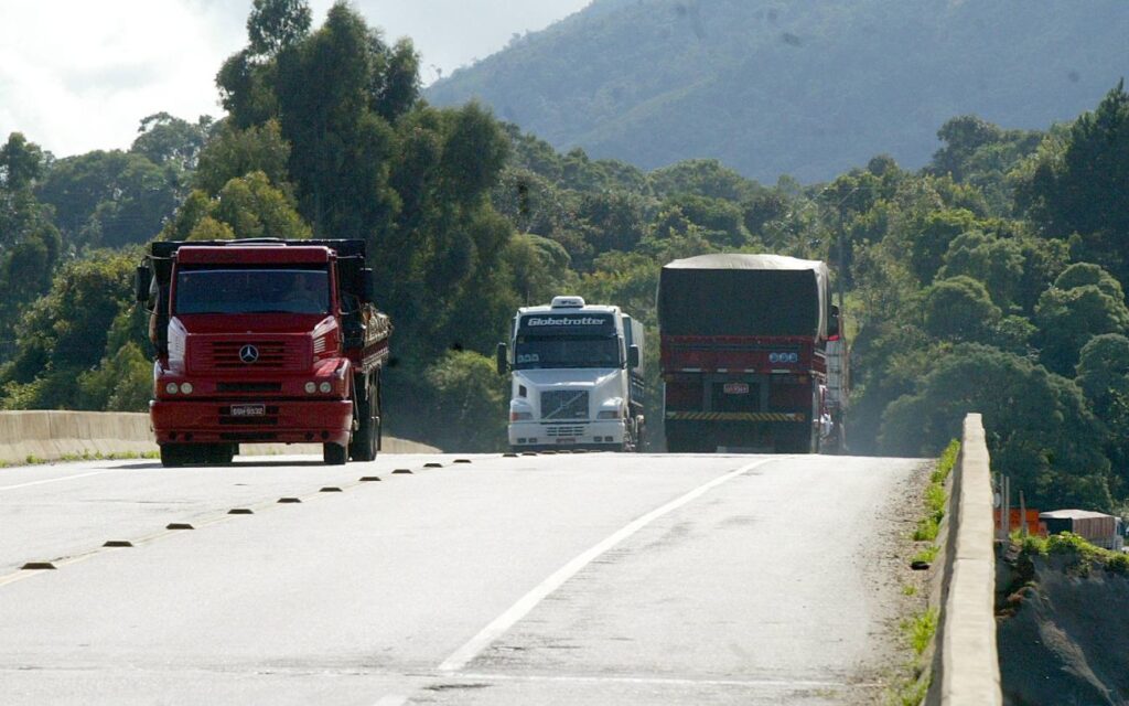 Transporte rodoviário cresce mas não tem tecnologia para comportar o crescimento