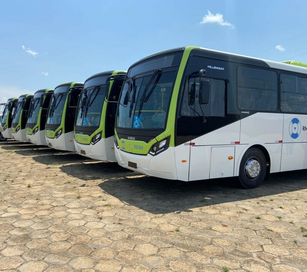 O modelo da Mercedes-Benz Super Padron é o que irá operar no novo BRT de Goiânia