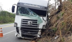 Bati o caminhão da empresa, e agora sou obrigado a pagar
