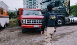 PRF recupera caminhão após caminhoneiro cai no golpe do depósito bancário