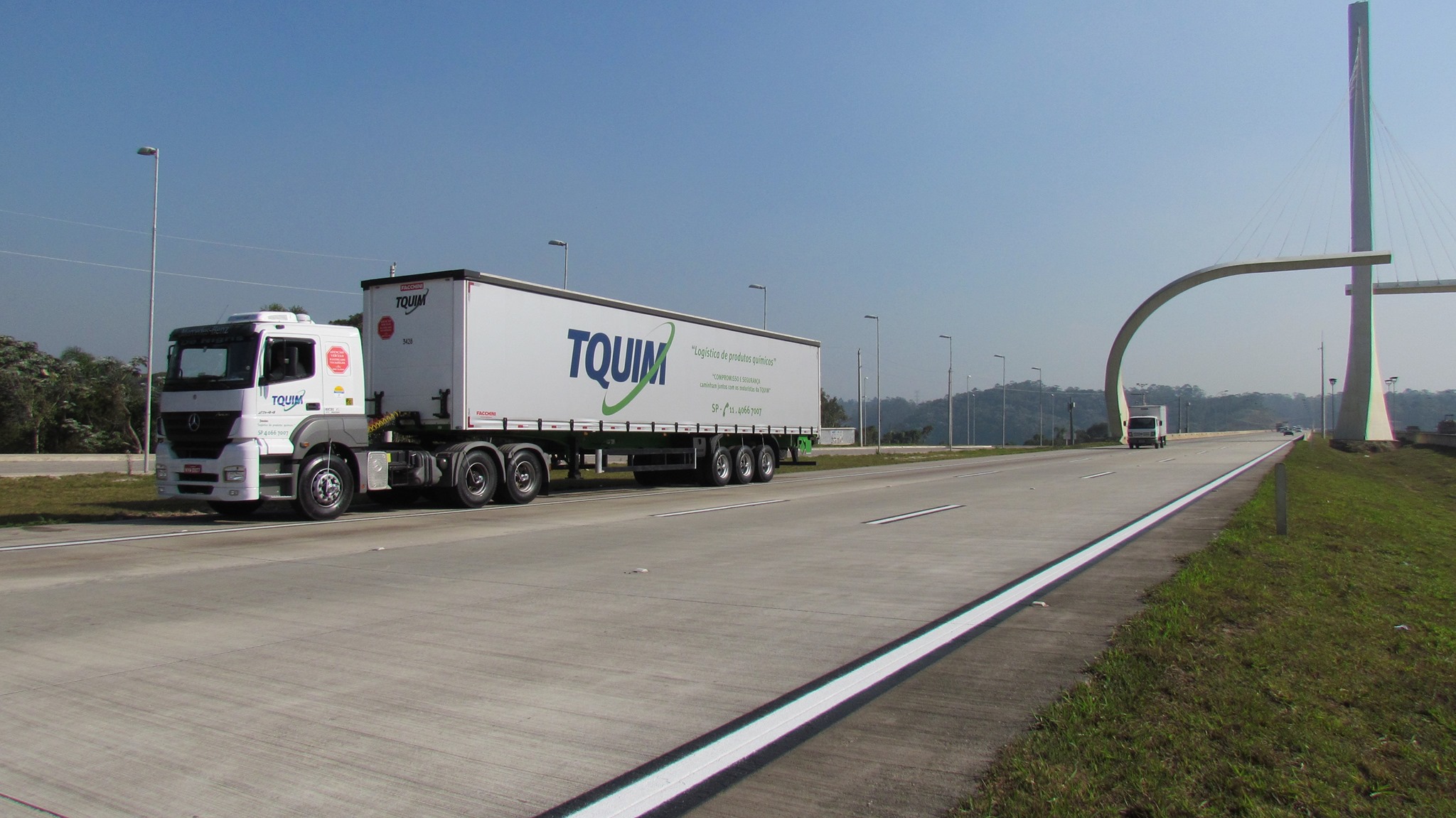 Tquim Transportes oferece vagas de emprego para motorista carreteiro