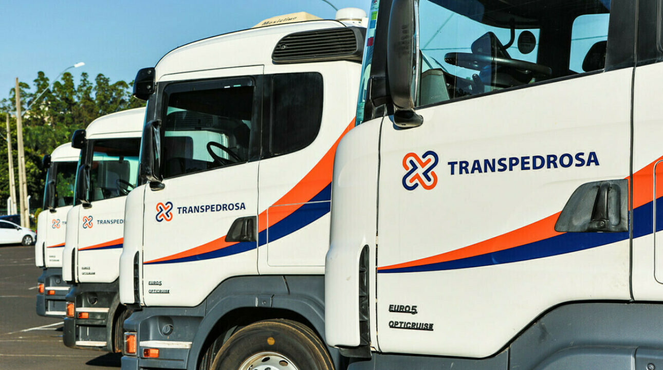 Transpedrosa abre vagas para motorista carreteiro.