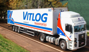 Transportadora Vitlog abre processo seletivo para caminhoneiro