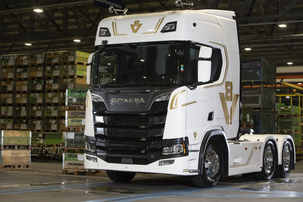 O caminhão mais rápido do Brasil é um Scania com motor V8