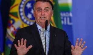 Bolsonaro pede poder para zerar o imposto do óleo diesel aos caminhoneiros
