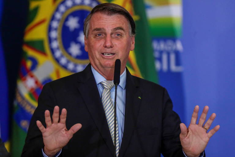 Bolsonaro pede poder para zerar o imposto do óleo diesel aos caminhoneiros