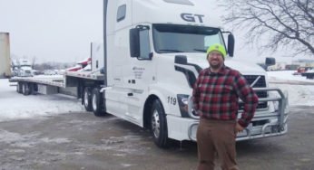 Caminhoneiro vira deputado e cria lei para donuts e churrasco grátis aos motoristas