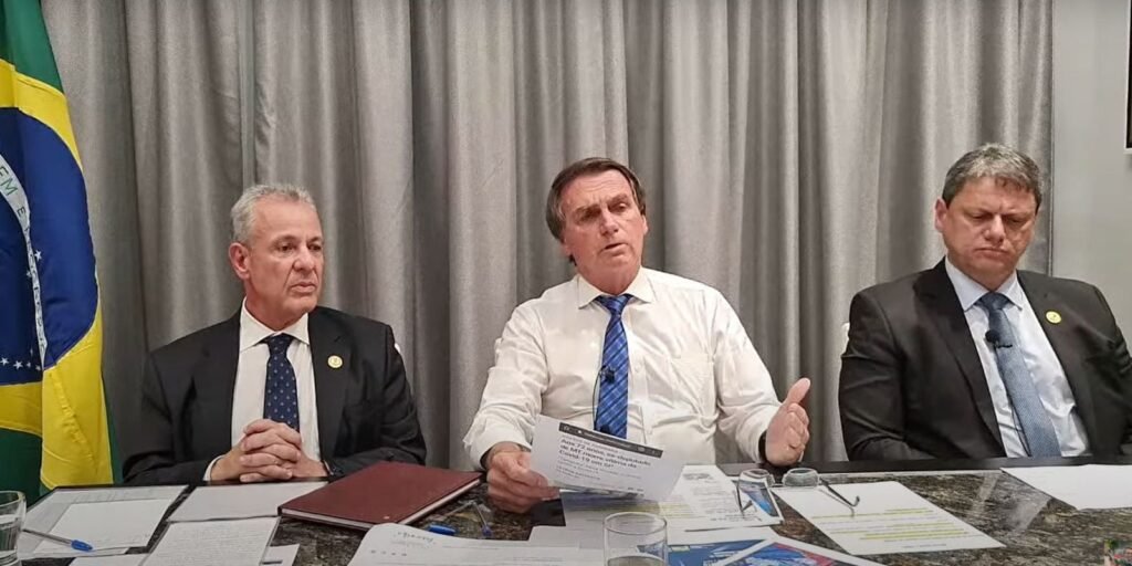 Lideranças caminhoneiras acreditam que a PEC dos combustíveis é jogo político