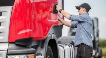 Mesmo com crise o número de caminhoneiros contratado bate recorde em 2021