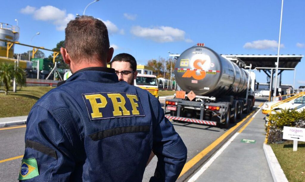 PRF fecha o cerco contra acessórios proibidos em caminhões, mas insegurança nas estradas continua