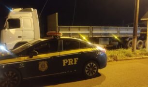 PRF recupera carreta roubada e família de caminhoneiro é libertado de cativeiro
