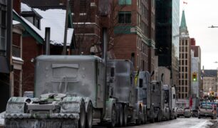 População que apoiava caminhoneiros no Canadá já denunciam ocupação dos motoristas