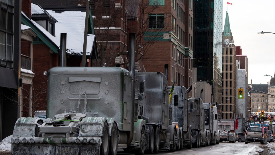 População que apoiava caminhoneiros no Canadá já denunciam ocupação dos motoristas