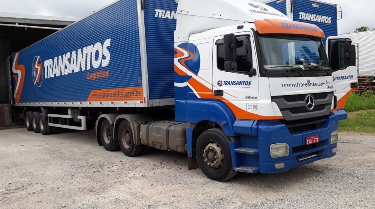 TranSantos abre processo seletivo para motorista de caminhão