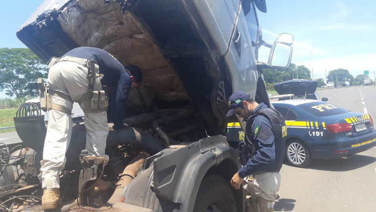 Caminhão de meio milhão de reais é resgatado após quase um ano roubado